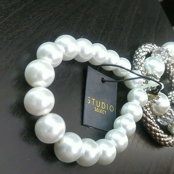 Beautiful Set Of Bracelets - Picture 5 of 6